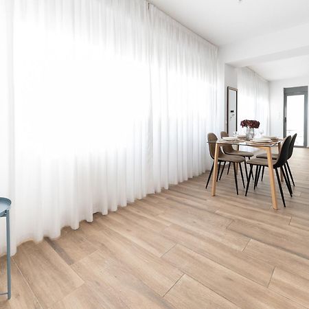 אתונה Stylish Spacious Apartment In Palaio Faliro מראה חיצוני תמונה