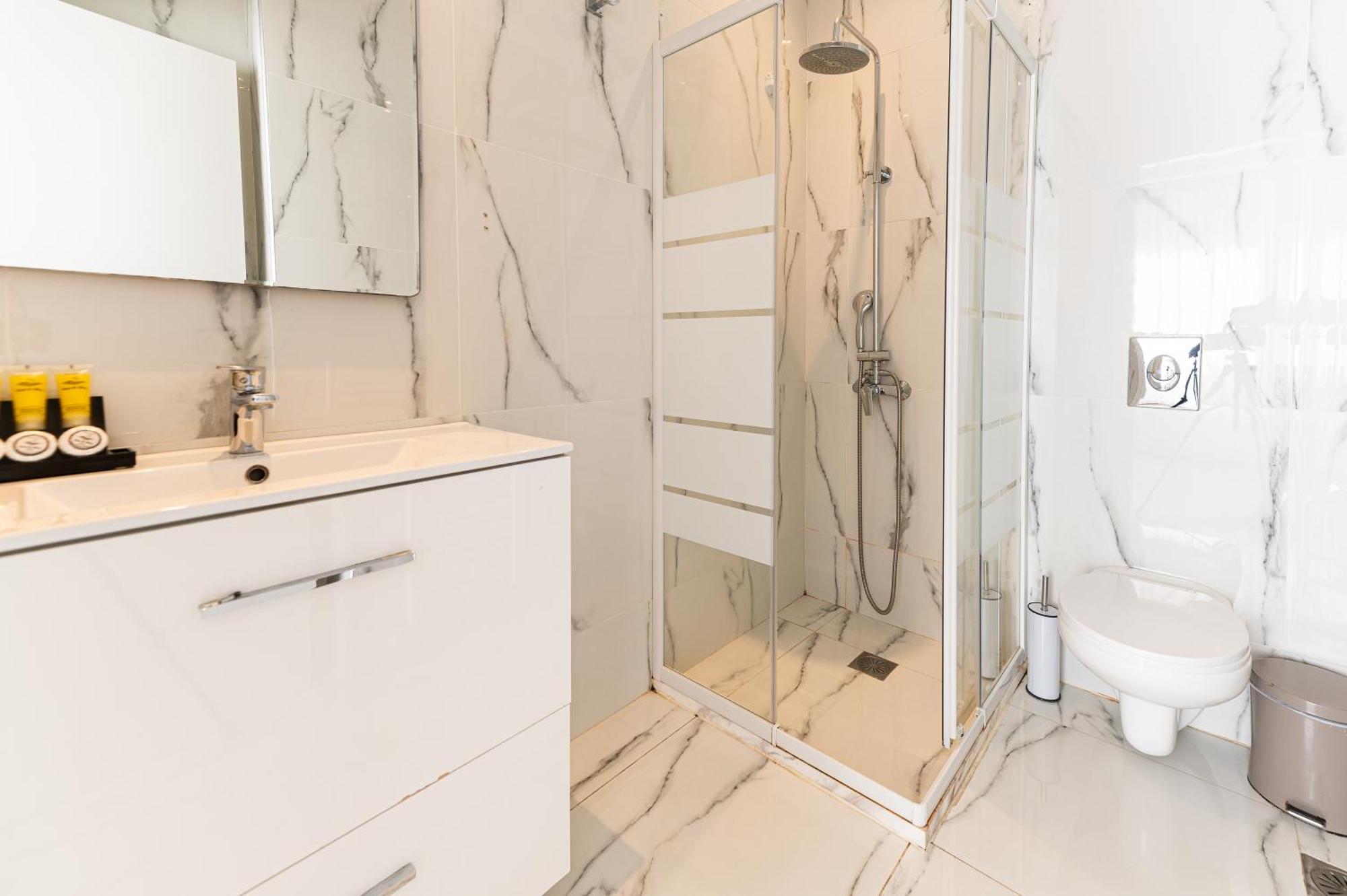 אתונה Stylish Spacious Apartment In Palaio Faliro מראה חיצוני תמונה